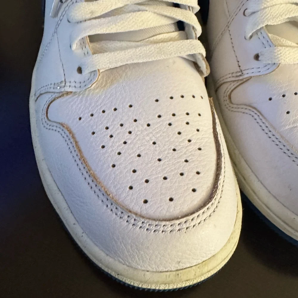 Nike White and Blue High-Top Sneakers - Picture 5 of 12